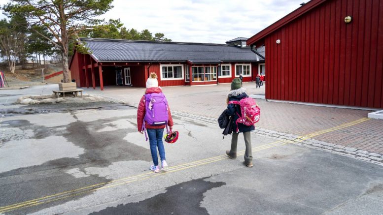 Élèves - aller à l'école