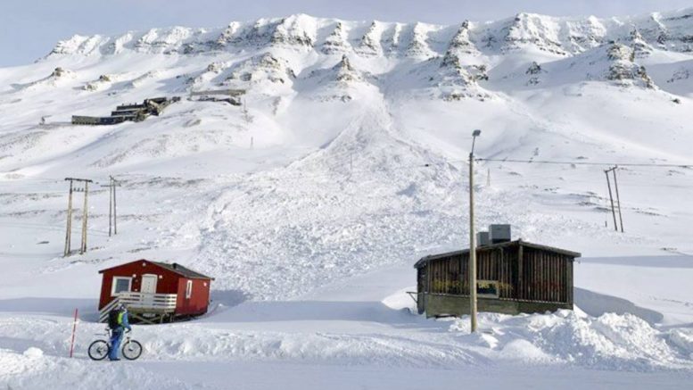 Nybyen - avalanche - Svalbard
