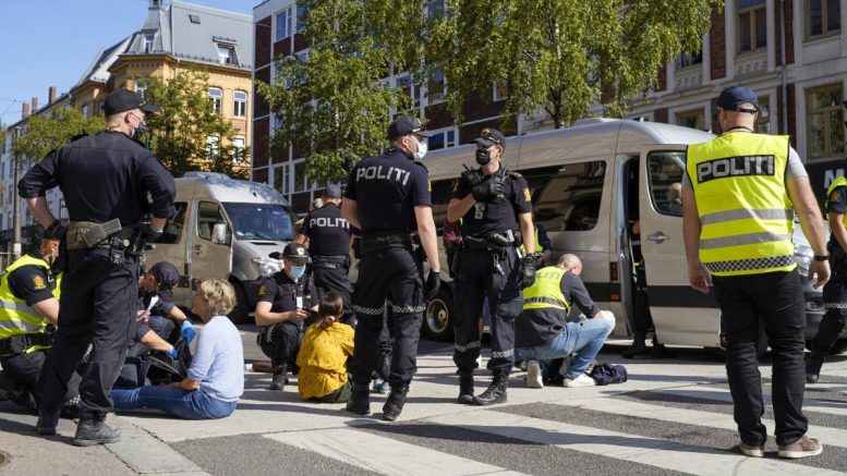 Extinction Rebellion - police