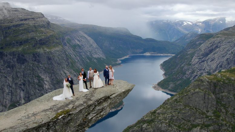 Mariage Trolltunga