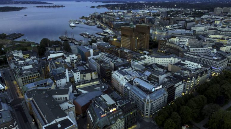 Hôtel de ville d'Oslo - Place Fridtjof Nansen