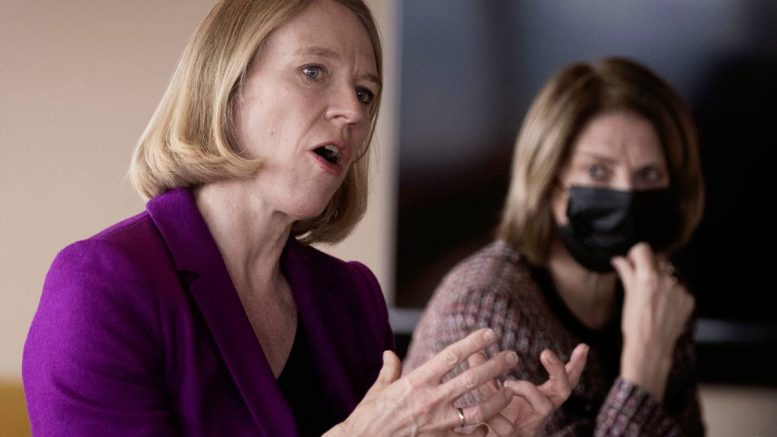 Anniken Huitfeldt - Mona Juul