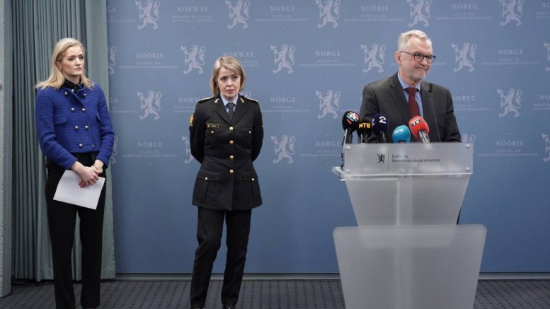 Emilie Enger Mehl - Hans Sverre Sjøvold - Bénédicte Bjørnland