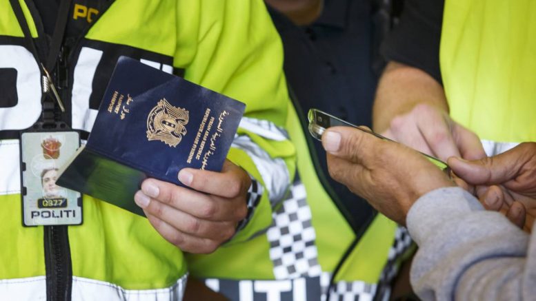 Déportation - contrôle des passeports