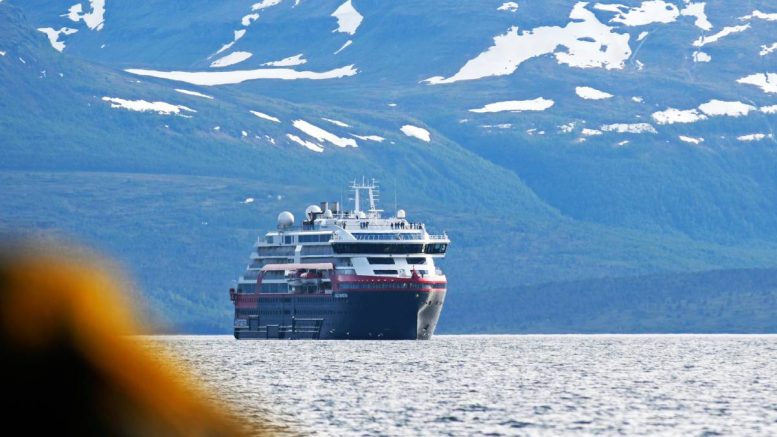 Hurtigruten - MS Roald Amundsen