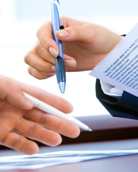 Comment se démarquer avec son CV de financier pour travailler à l'étranger ?